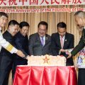 泰国中国和平统一促进总会总会长王志民博士率理事出席中国驻泰国大使馆举行庆祝建军97周年招待会